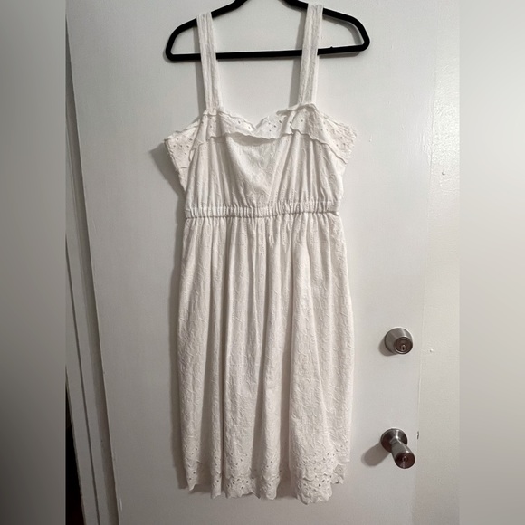 White sun dress - Picture 1 of 6